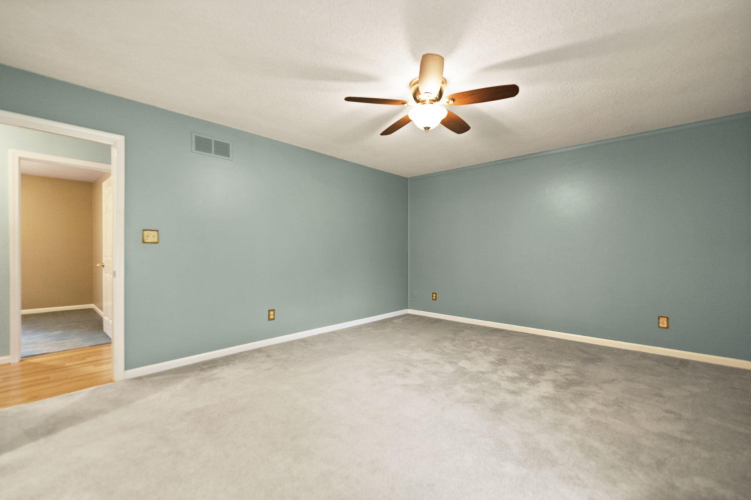 Listing Image 41