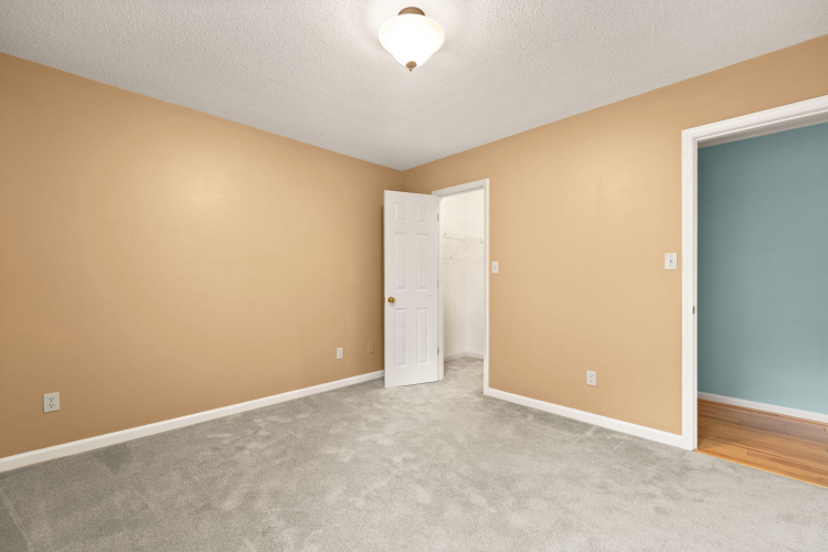 Listing Image 58