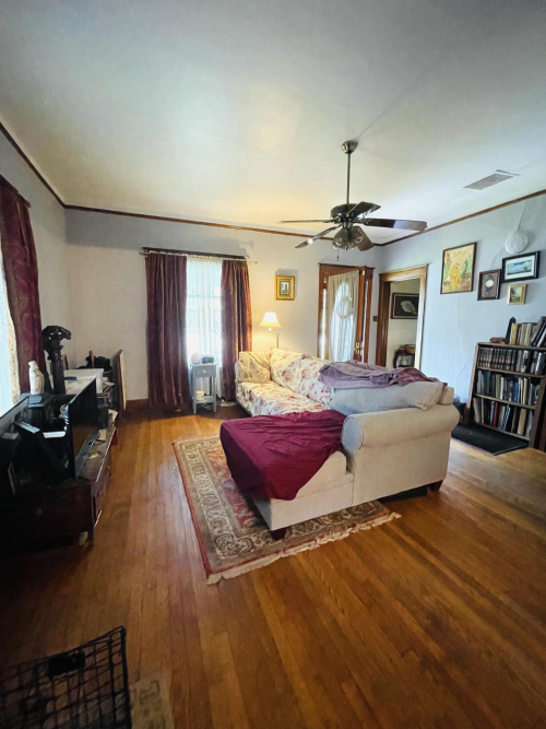 Listing Image 9