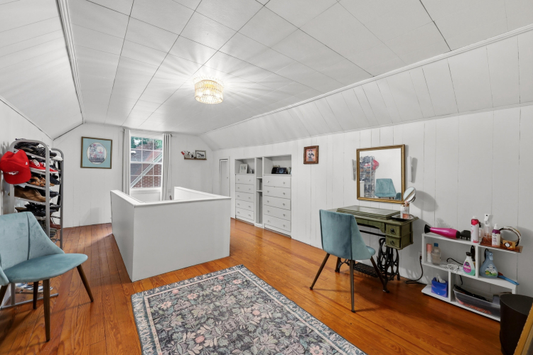 Listing Image 25