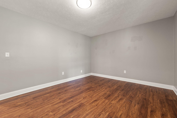 Listing Image 50