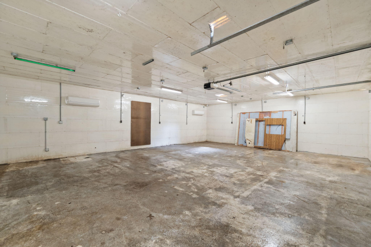 Listing Image 80