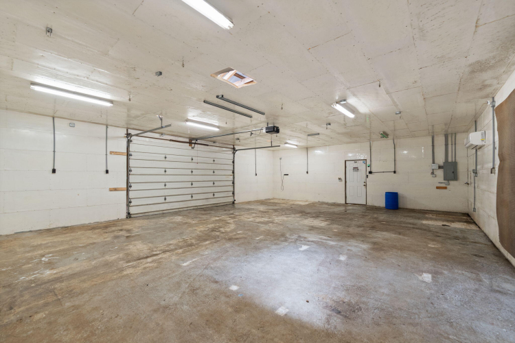Listing Image 82