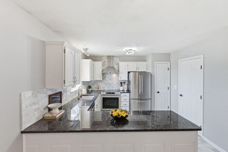 Listing Image 16