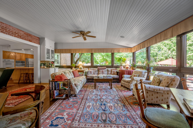 Listing Image 7