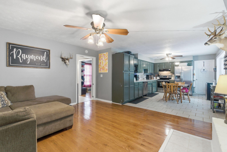 Listing Image 14