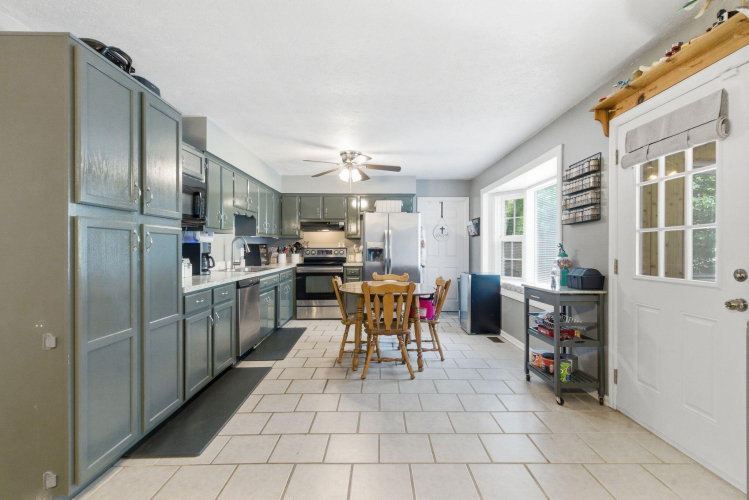 Listing Image 16