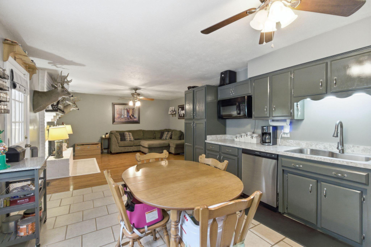 Listing Image 19