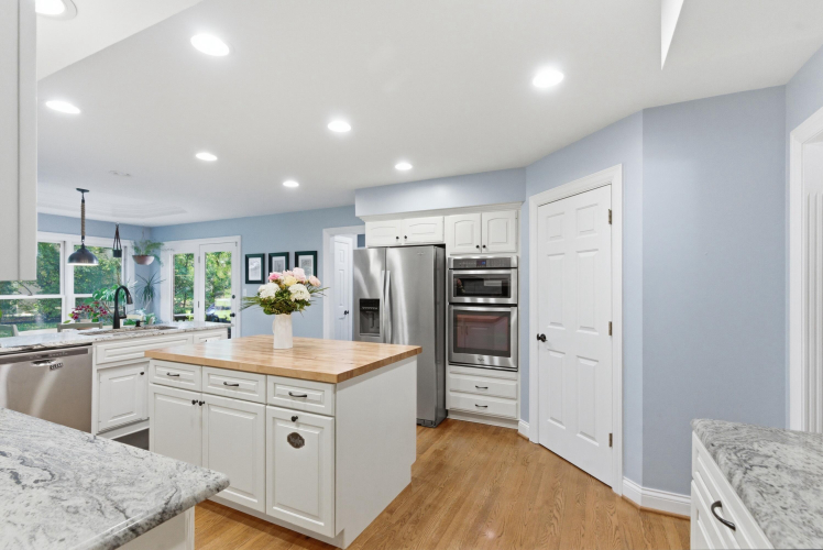 Listing Image 15