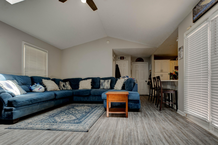 Listing Image 13