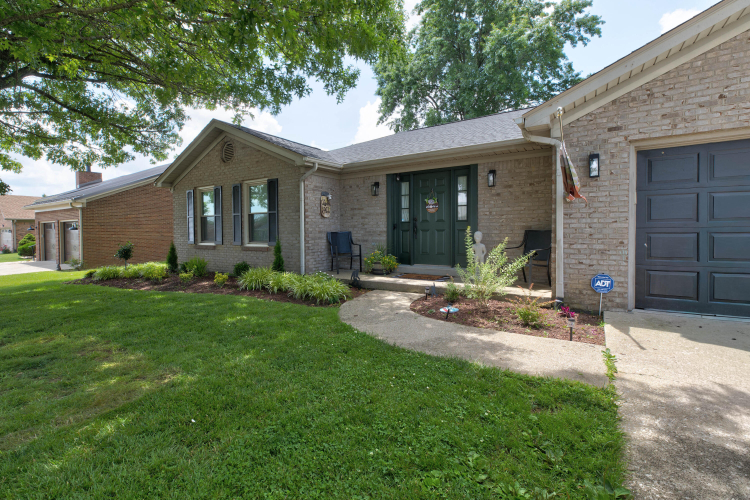Listing Image 4