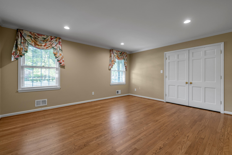 Listing Image 54