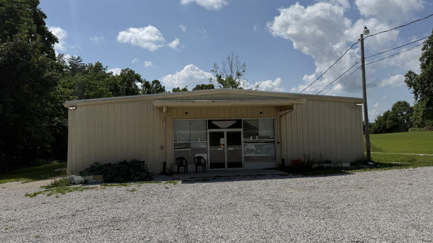 Listing Image 3