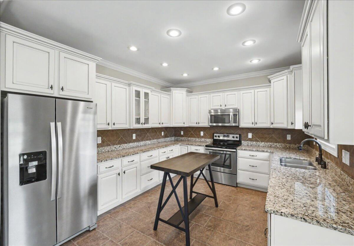 Listing Image 15