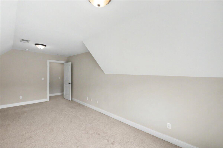 Listing Image 30