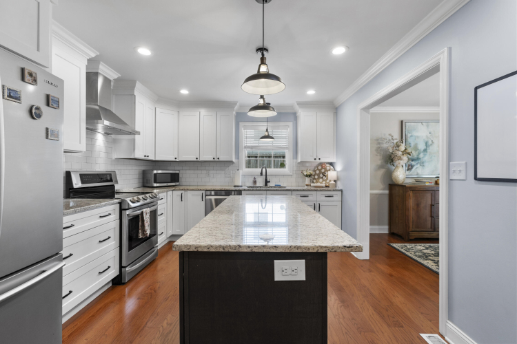 Listing Image 15