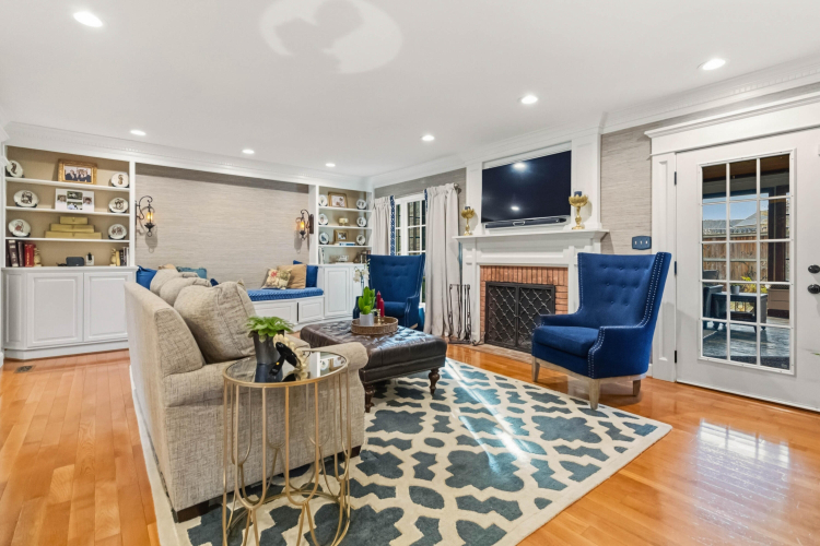 Listing Image 11