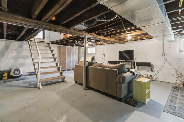Listing Image 36