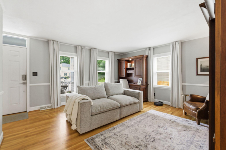 Listing Image 12