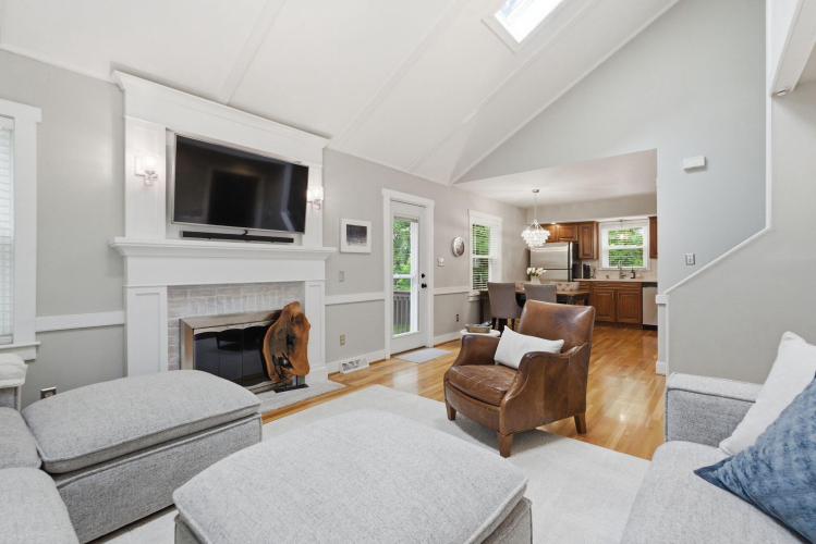 Listing Image 17
