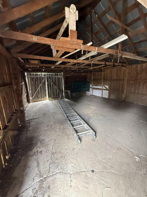 Listing Image 28