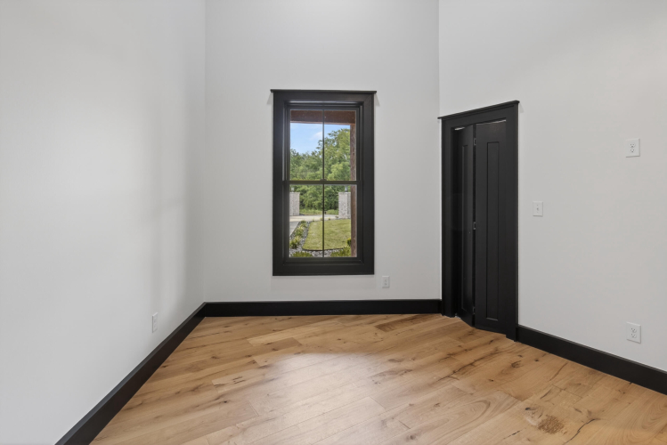 Listing Image 50