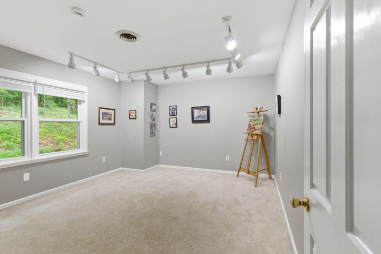 Listing Image 26