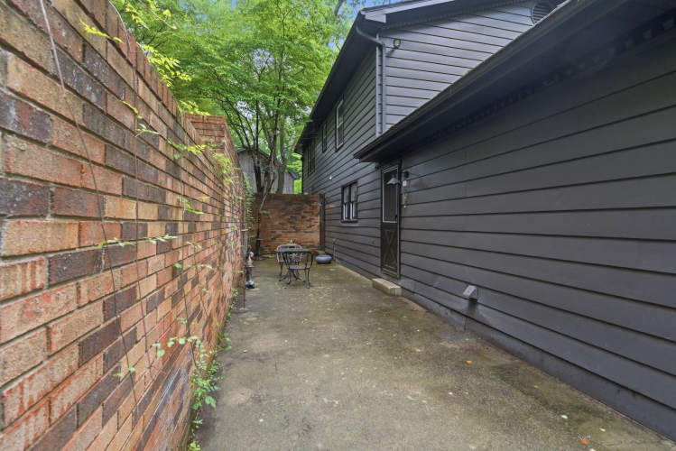 Listing Image 40