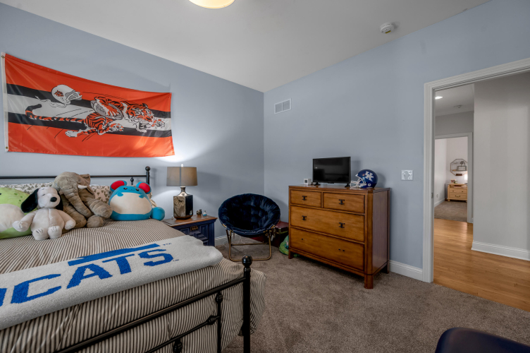 Listing Image 45