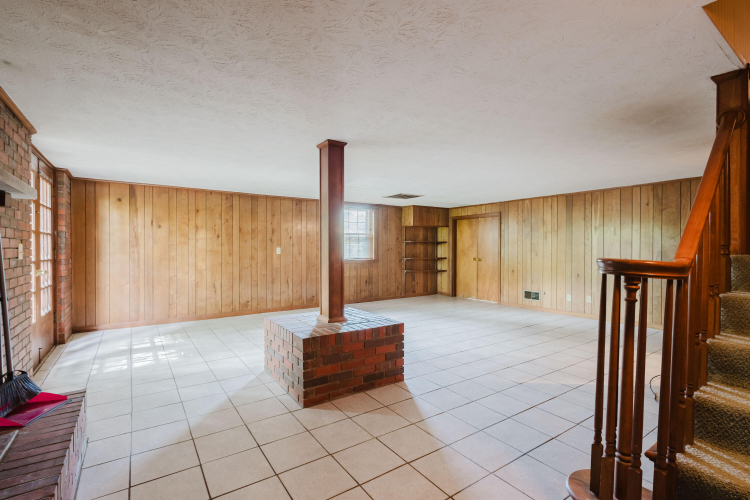 Listing Image 52