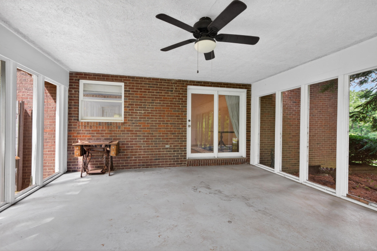 Listing Image 28