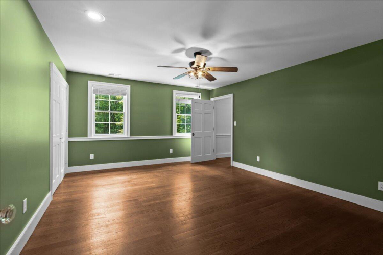 Listing Image 37