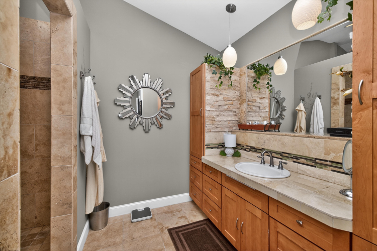 Listing Image 26