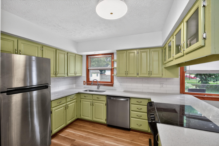 Listing Image 8