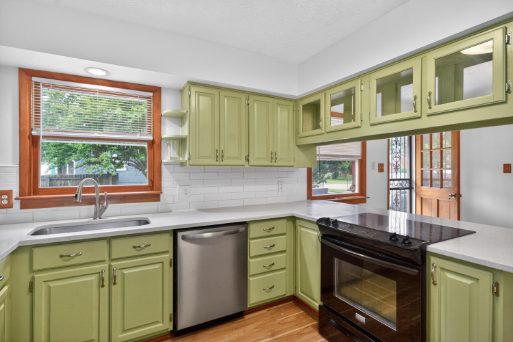 Listing Image 9