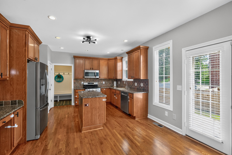 Listing Image 13
