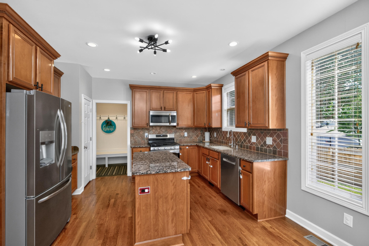 Listing Image 14