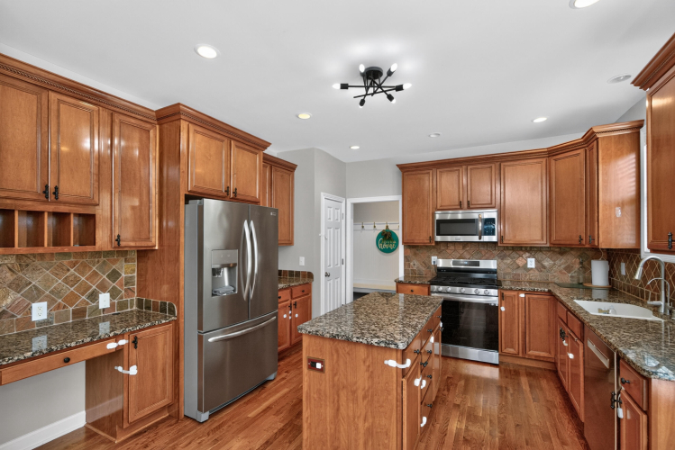 Listing Image 15