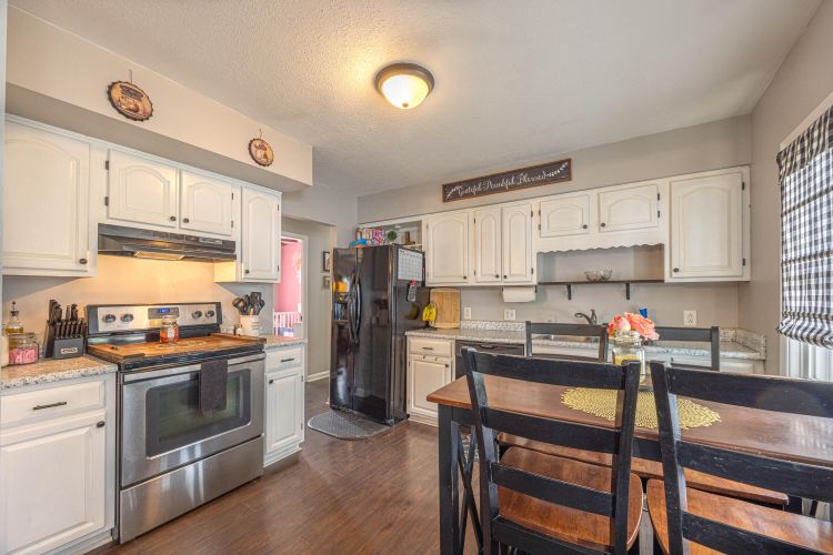 Listing Image 12