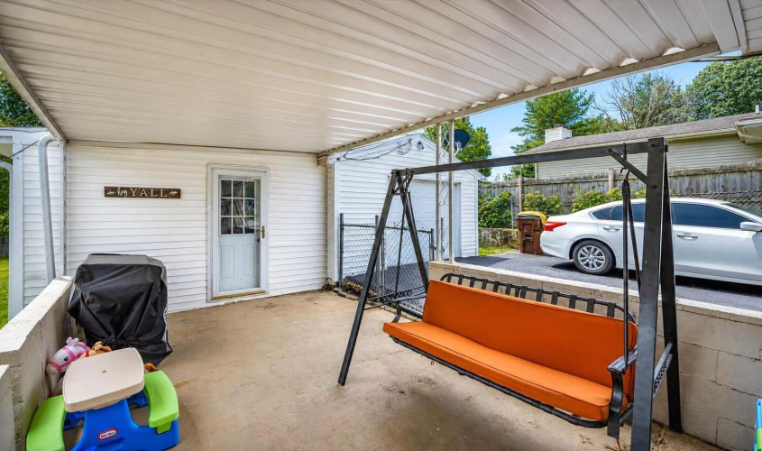 Listing Image 6