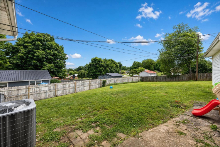 Listing Image 7