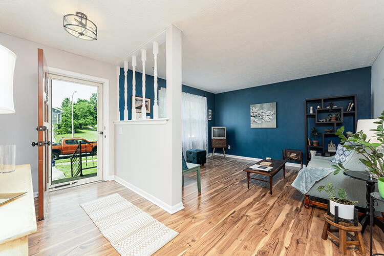 Listing Image 11