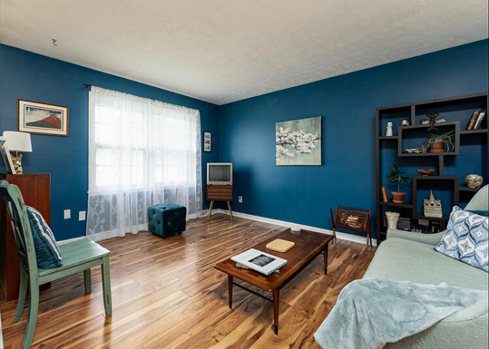 Listing Image 12