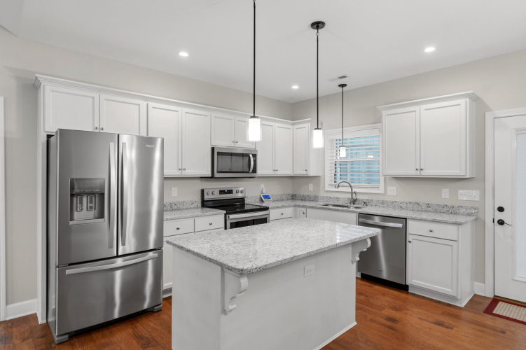 Listing Image 9