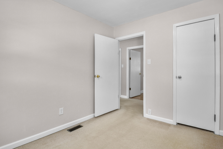 Listing Image 24