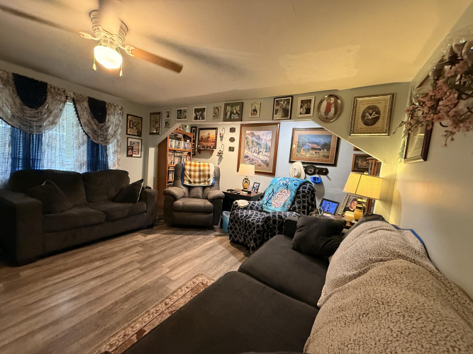 Listing Image 7