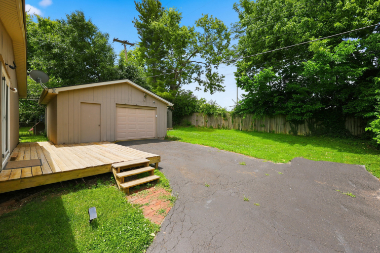 Listing Image 17
