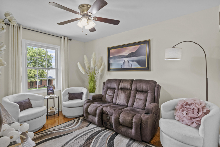 Listing Image 21