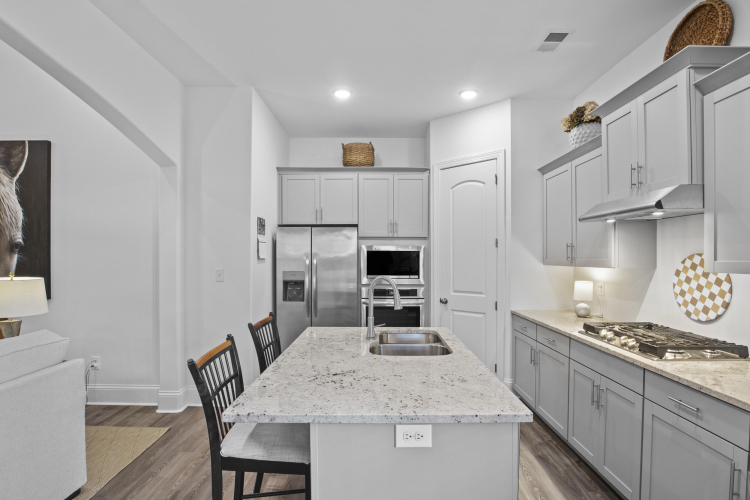 Listing Image 16