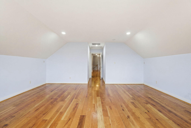 Listing Image 54